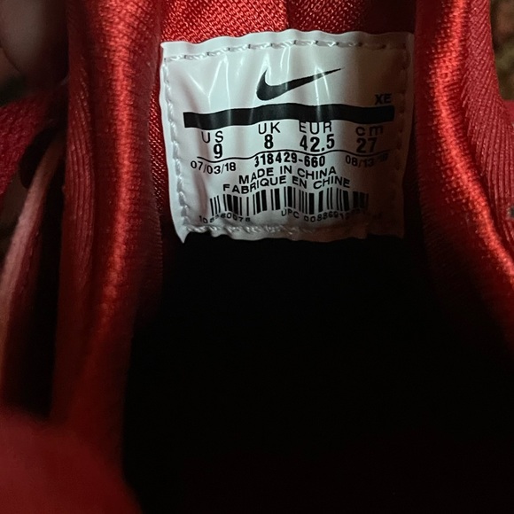 Nike Air Huaraches. Size 9. Worn twice. - Picture 5 of 5